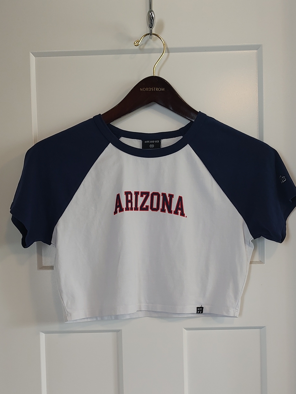 Arizona Raglan Crop Tee - Navy/White